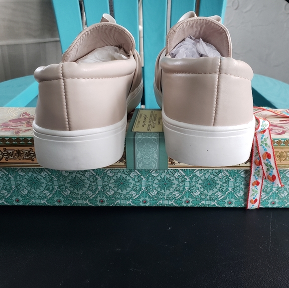 MIA Zoe Blush Slip On Sneakers - Picture 5 of 7